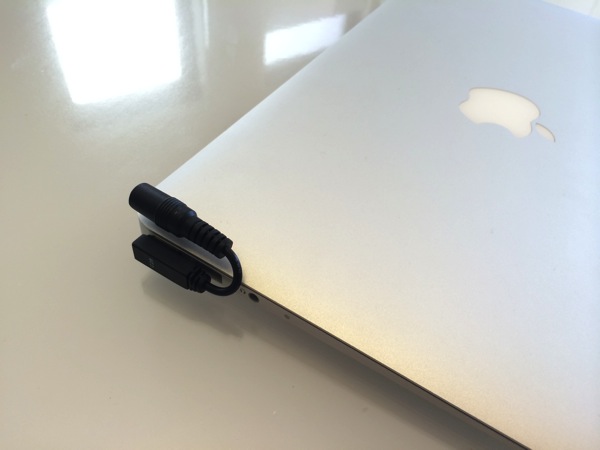 MacBook Air11に外付けバッテリーとmagsafe用の変換アダプターを購入